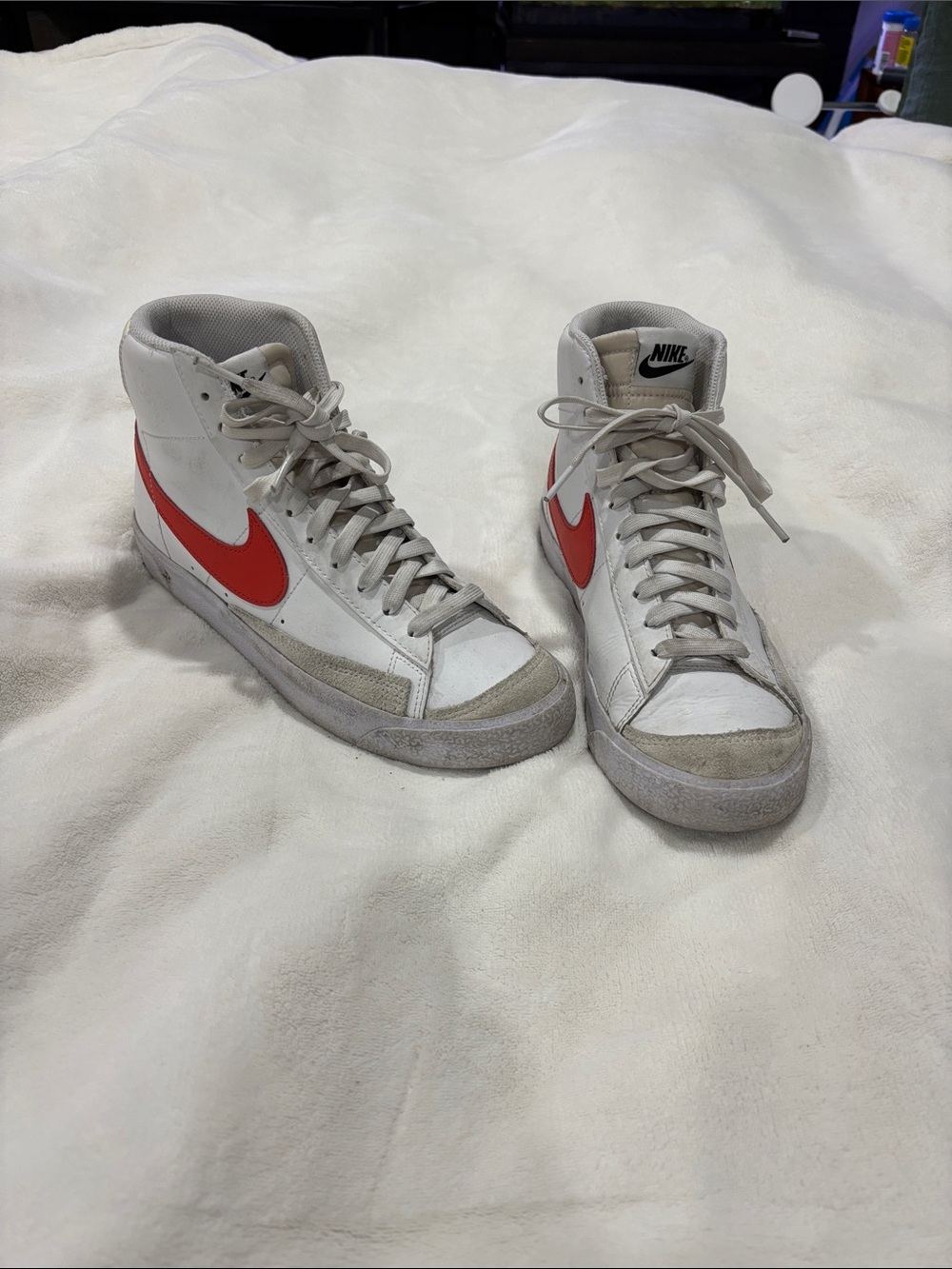 Kids Nike Blazer Mid ‘77 size 7Y (fits size 8-8.5W)